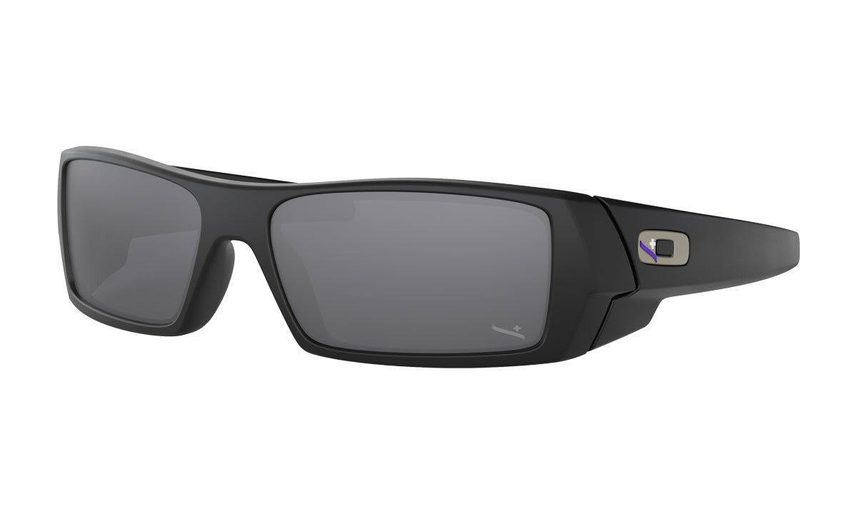 Men's Oakley Standard Issue Gascan Infinite Hero Sunglasses in Matte Black/Black Iridium from the front view