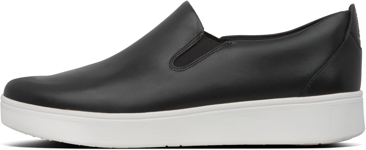 Sania Skates in Black from the side