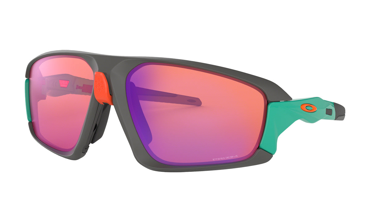 Men's Oakley Field Jacket Sunglasses in Matte Dark Grey/Prizm Trail from the front view